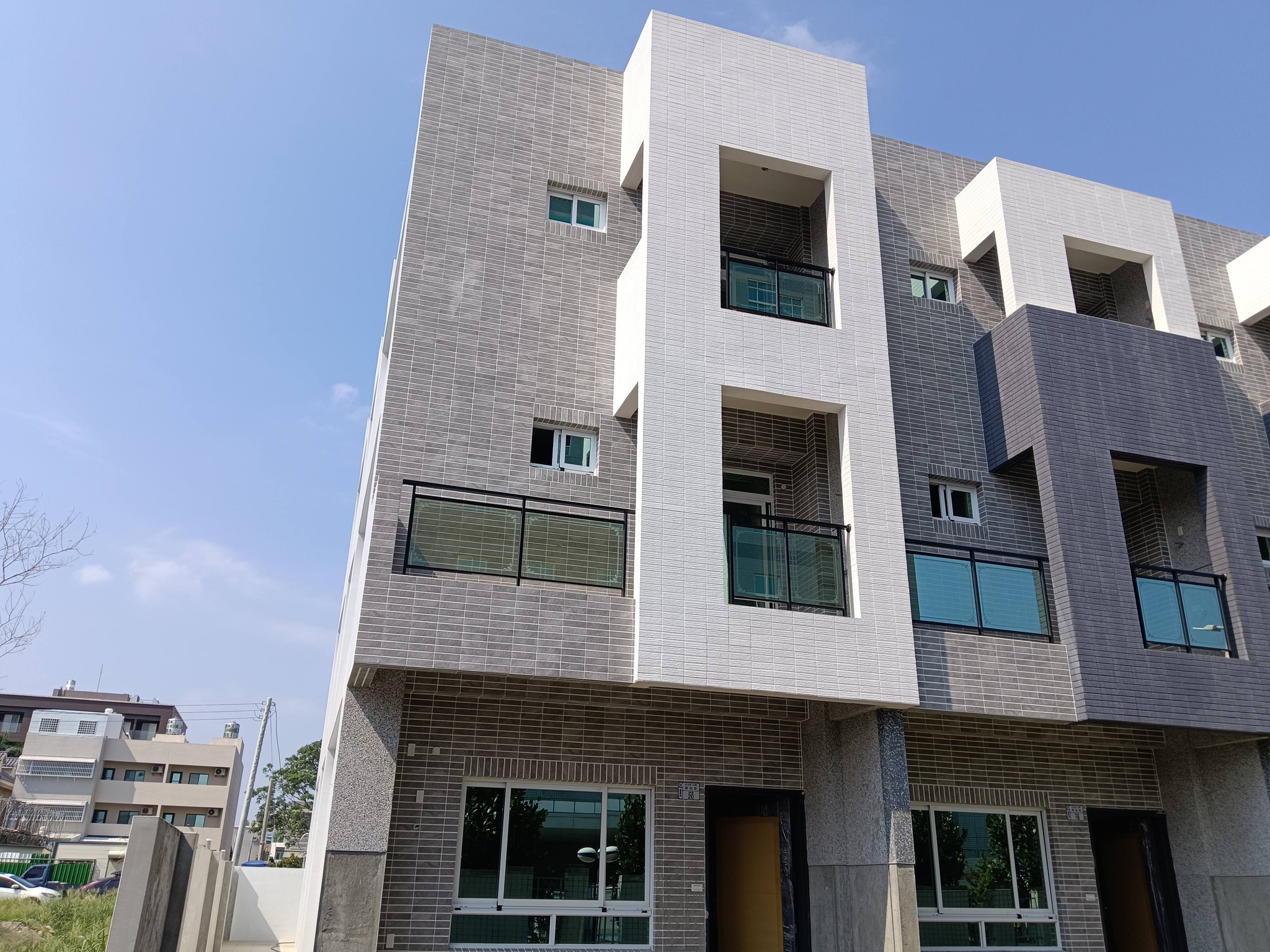 台東新站路98巷20號透天別墅大基地｜四維建設