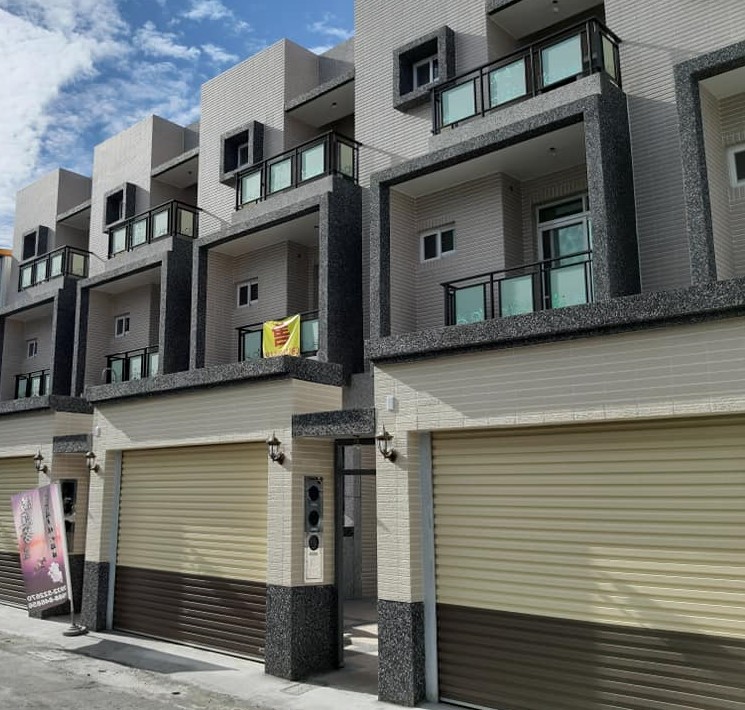 台東仁一街現代建築石材住宅｜四維建設
